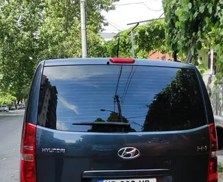 Hyundai H1 vuokraus. Mukavuus, Crossover, Tila-auto auto vuokrattavana Georgiassa ✓ Vakuusmaksu 700 GEL ✓ Vakuutusvaihtoehdot: TPL, CDW, Matkustajat, Varkaus.