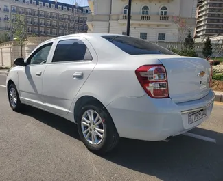 Chevrolet Cobalt location. Économique Voiture à louer en Azerbaïdjan ✓ Dépôt de 300 AZN ✓ RC, CDW options d'assurance.