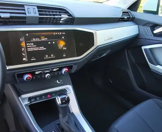 Audi Q3 2022 متاحة للإيجار في في ثيسالونيكي، مع حد أقصى للمسافة غير محدود.