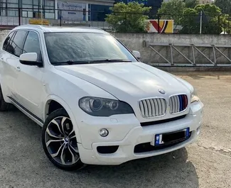 Autóbérlés BMW X5 #4590 Automatikus Tiranában, 3,0L motorral felszerelve ➤ Xhesjan-től Albániában.