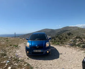 Toyota Yaris 2007 location de voiture en Albanie, avec ✓ Diesel carburant et 66 chevaux ➤ À partir de 30 EUR par jour.
