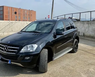 Ενοικίαση αυτοκινήτου Mercedes-Benz ML320 #4593 με κιβώτιο ταχυτήτων Αυτόματο στα Τίρανα, εξοπλισμένο με κινητήρα 3,0L ➤ Από Xhesjan στην Αλβανία.