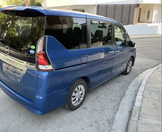 Uthyrning av Nissan Serena. Komfort, Minivan bil för uthyrning på Cypern ✓ Utan deposition ✓ Försäkringsalternativ: TPL, CDW, Ung.