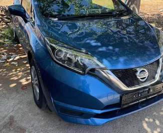 Nissan Note 2017 araç kiralama Kıbrıs'ta, ✓ Benzin yakıt ve 109 beygir gücü özellikleriyle ➤ Günde başlayan fiyatlarla 30 EUR.