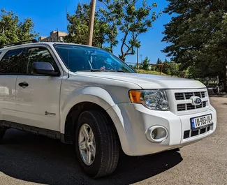 Kiralık bir Ford Escape Hybrid Tiflis'te, Gürcistan ön görünümü ✓ Araç #4202. ✓ Otomatik TM ✓ 2 yorumlar.