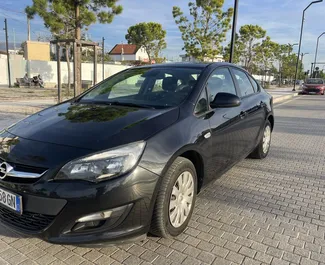 Frontvisning av en leiebil Opel Astra Sedan i Tirana, Albania ✓ Bil #4717. ✓ Manuell TM ✓ 0 anmeldelser.