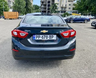 Bensin 1,4L motor i Chevrolet Cruze 2018 för uthyrning i Tbilisi.