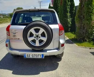 Ενοικίαση αυτοκινήτου Toyota Rav4 2006 στην Αλβανία, περιλαμβάνει ✓ καύσιμο Ντίζελ και 177 ίππους ➤ Από 38 EUR ανά ημέρα.