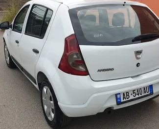 Dacia Sandero 2014 araç kiralama Arnavutluk'ta, ✓ Dizel yakıt ve 88 beygir gücü özellikleriyle ➤ Günde başlayan fiyatlarla 30 EUR.