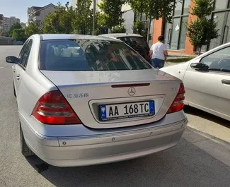 Mercedes-Benz C-Class 2004 için kiralık Dizel 2,2L motor, Tiran'da.