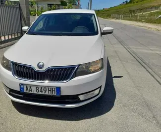 租车 Skoda Rapid #4628 Manual 在 在地拉那，配备 1.6L 发动机 ➤ 来自 阿图尔 在阿尔巴尼亚。
