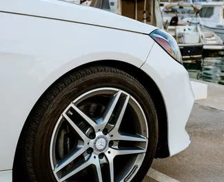 Ενοικίαση Mercedes-Benz E350 AMG. Αυτοκίνητο Πρίμιουμ, Πολυτέλεια προς ενοικίαση στην Ισπανία ✓ Κατάθεση 800 EUR ✓ Επιλογές ασφάλισης: TPL, SCDW.