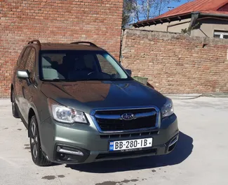 Subaru Forester 2018 διαθέσιμο για ενοικίαση στην Τιφλίδα, με όριο χιλιομέτρων απεριόριστο.