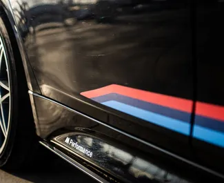 Alquiler de BMW 328i Xdrive Performance. Coche Confort, Premium para alquilar en España ✓ Depósito de 800 EUR ✓ opciones de seguro TPL, FDW.
