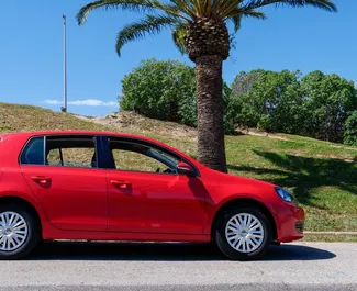 Volkswagen Golf 6 2012 disponível para alugar em Barcelona, com limite de quilometragem de 10 km/dia.