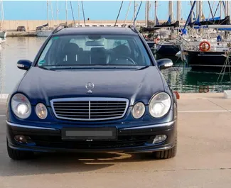 租车 Mercedes-Benz E-Class #4813 Automatic 在 在巴塞罗那，配备 3.2L 发动机 ➤ 来自 Jugopol 在西班牙。