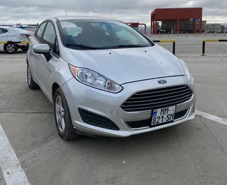 트빌리시에서, 조지아에서 대여하는 Ford Fiesta의 전면 뷰 ✓ 차량 번호#4877. ✓ 자동 변속기 ✓ 0 리뷰.