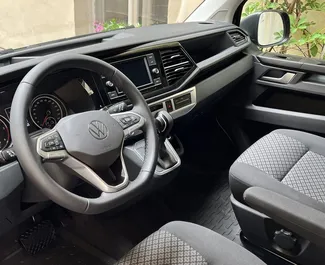 Volkswagen Multivan kiralama. Konfor, Premium, Minivan Türünde Araç Kiralama Çekya'da ✓ Depozito 800 EUR ✓ TPL, CDW, SCDW, FDW, Yurtdışı sigorta seçenekleri.