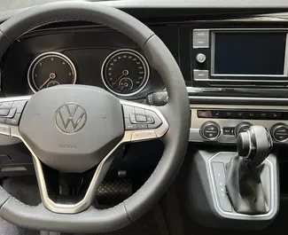 Biluthyrning av Volkswagen Multivan 2022 i i Tjeckien, med funktioner som ✓ Diesel bränsle och 148 hästkrafter ➤ Från 90 EUR per dag.