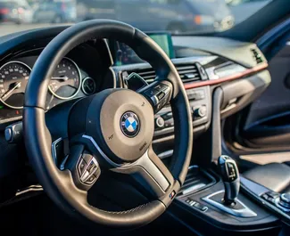 BMW 328i Xdrive Performance 2016 pieejams noma Barselonā, ar 100 km/dienā kilometru limitu.