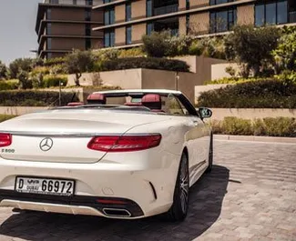 Biluthyrning Mercedes-Benz S500 Cabrio #4954 med Automatisk i Dubai, utrustad med 4,7L motor ➤ Från Sheshan i Förenade Arabemiraten.