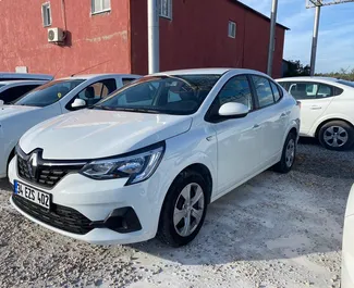 Sprednji pogled najetega avtomobila Renault Taliant v na letališču Antalya, Turčija ✓ Avtomobil #5031. ✓ Menjalnik Samodejno TM ✓ Mnenja 0.