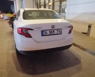 واجهة أمامية لسيارة إيجار Fiat Egea في في مطار صبيحة كوكجن الدولي بإسطنبول, تركيا ✓ رقم السيارة 4468. ✓ ناقل حركة يدوي ✓ تقييمات 0.