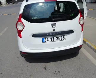 Verhuur Dacia Lodgy. Economy, Comfort, Minivan Auto te huur in Turkije ✓ Borg van Borg van 50 USD ✓ Verzekeringsmogelijkheden TPL, CDW, Diefstal, Jonge.