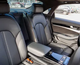 Audi A8 L 2016 在 在巴塞罗那 可租赁，具有 100 km/day 里程限制。