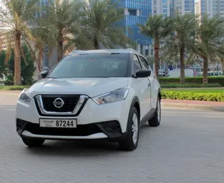 Frontansicht eines Mietwagens Nissan Kicks in Dubai, VAE ✓ Auto Nr.4871. ✓ Automatisch TM ✓ 0 Bewertungen.