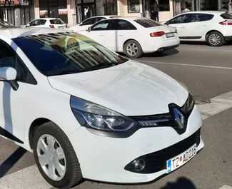 Vuokra-auton etunäkymä Renault Clio 4 Budvassa, Montenegro ✓ Auto #5223. ✓ Vaihteisto Manuaalinen TM ✓ Arvostelut 1.