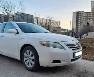 Hybrid 2.4L engine of Toyota Camry 2007 for rental in Tbilisi.