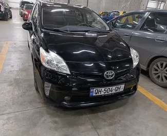 Araç Kiralama Toyota Prius #5390 Otomatik Tiflis'te, 1,8L motor ile donatılmış ➤ Grigol tarafından Gürcistan'da.