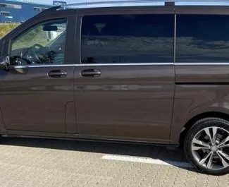 Automašīnas noma Mercedes-Benz V-Class L #5342 ar Automātiskais pārnesumu kārbu Vīnes lidostā, aprīkots ar 3,0L dzinēju ➤ No Semen Austrijā.