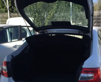 Skoda Octavia 2018 autóbérlés Törökországban, jellemzők ✓ Dízel üzemanyag és 115 lóerő ➤ Napi 26 USD-tól kezdődően.