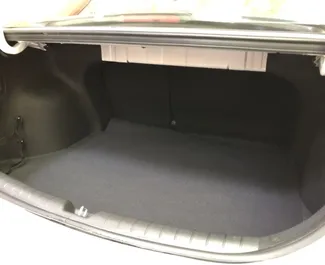 트빌리시에서에서 사용 가능한 전면 드라이브 시스템이 장착된 Hyundai Accent 2019.