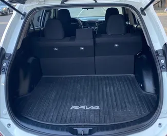 Toyota Rav4 2019, Kutaisi'de için kiralık, sınırsız kilometre sınırı ile.