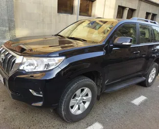 Alquiler de coches Toyota Land Cruiser Prado 2020 en Georgia, con ✓ combustible de Diesel y  caballos de fuerza ➤ Desde 310 GEL por día.