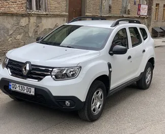 Sprednji pogled najetega avtomobila Renault Duster v v Tbilisiju, Georgia ✓ Avtomobil #5442. ✓ Menjalnik Priročnik TM ✓ Mnenja 0.