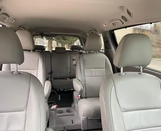 Petrol 3.2L engine of Toyota Sienna 2018 for rental in Tbilisi.