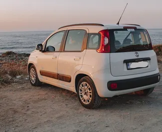 Vista frontal de un alquiler Fiat Panda en Creta, Grecia ✓ Coche n.º5603. ✓ Manual TM ✓ 0 reseñas.