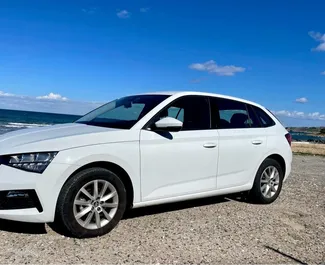 Frontvisning av en leiebil Skoda Scala på Kreta, Hellas ✓ Bil #5581. ✓ Manuell TM ✓ 0 anmeldelser.