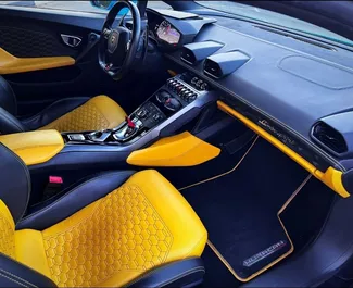 محرك البنزين بسعة  لتر لسيارة Lamborghini Huracan 2022 للإيجار في في دبي.