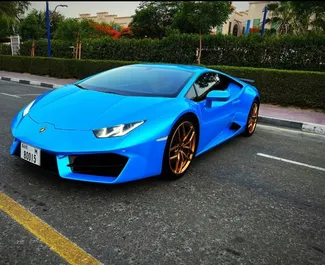 Vista frontal de un Lamborghini Huracan de alquiler en Dubai, EAU ✓ Coche n.º 5652. ✓ Automático TM ✓ 0 opiniones.