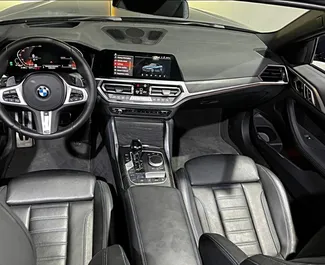 BMW 430i Cabrio 2022 med Baghjulstræk system, tilgængelig i Dubai.
