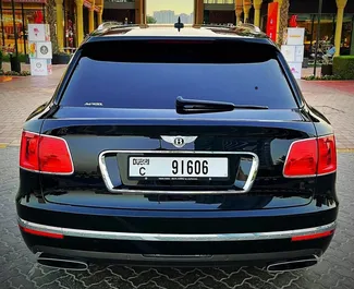 Benzin L motor a Bentley Bentayga 2022 modellhez bérlésre Dubaiban.