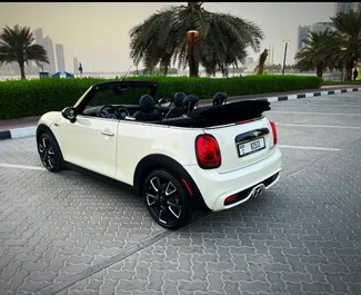 Benzin L motor a Mini Cooper S 2022 modellhez bérlésre Dubaiban.