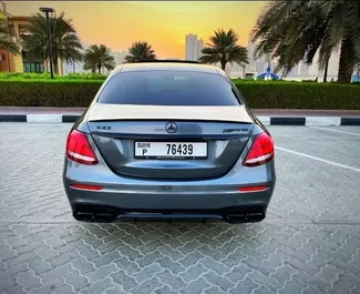 Ενοικίαση αυτοκινήτου Mercedes-Benz E300 #5659 με κιβώτιο ταχυτήτων Αυτόματο στο Ντουμπάι, εξοπλισμένο με κινητήρα L ➤ Από Karim στα Ηνωμένα Αραβικά Εμιράτα.