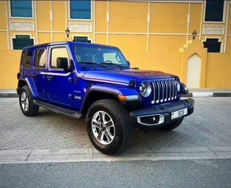 Jeep Wrangler Sahara 2022 location de voiture dans les EAU, avec ✓ Essence carburant et  chevaux ➤ À partir de 772 AED par jour.