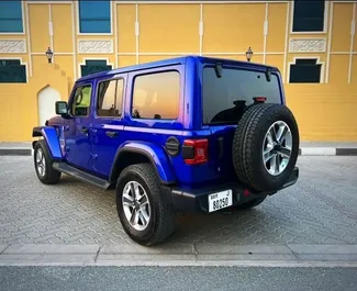 Jeep Wrangler Sahara udlejning. Komfort, SUV, Cabrio Bil til udlejning i De Forenede Arabiske Emirater ✓ Depositum på 3000 AED ✓ TPL forsikringsmuligheder.